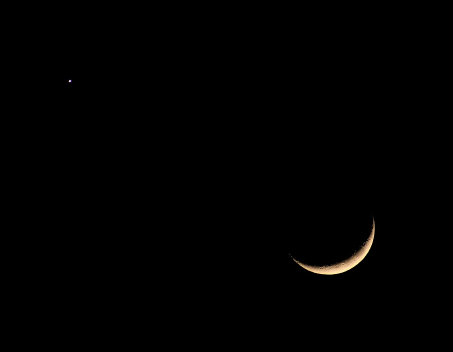 三日月と金星