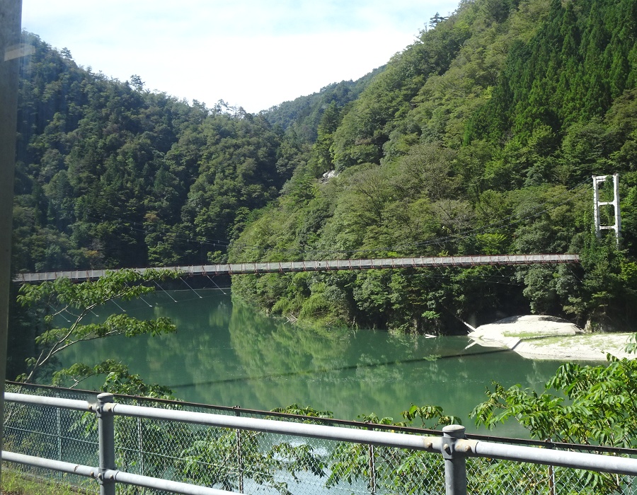 飯田線　為栗駅近く、天竜橋