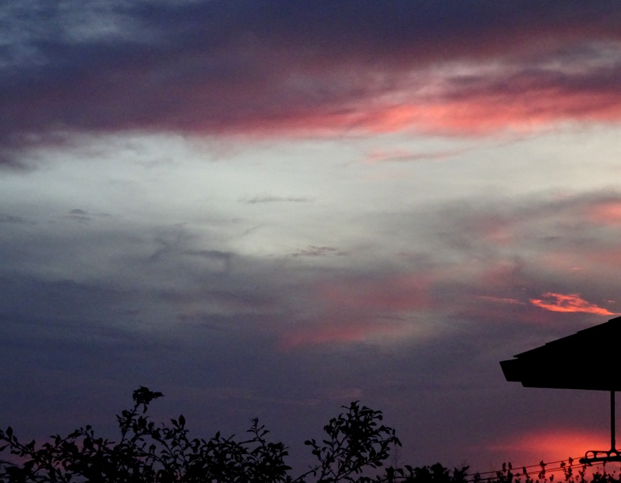 日没のころの空